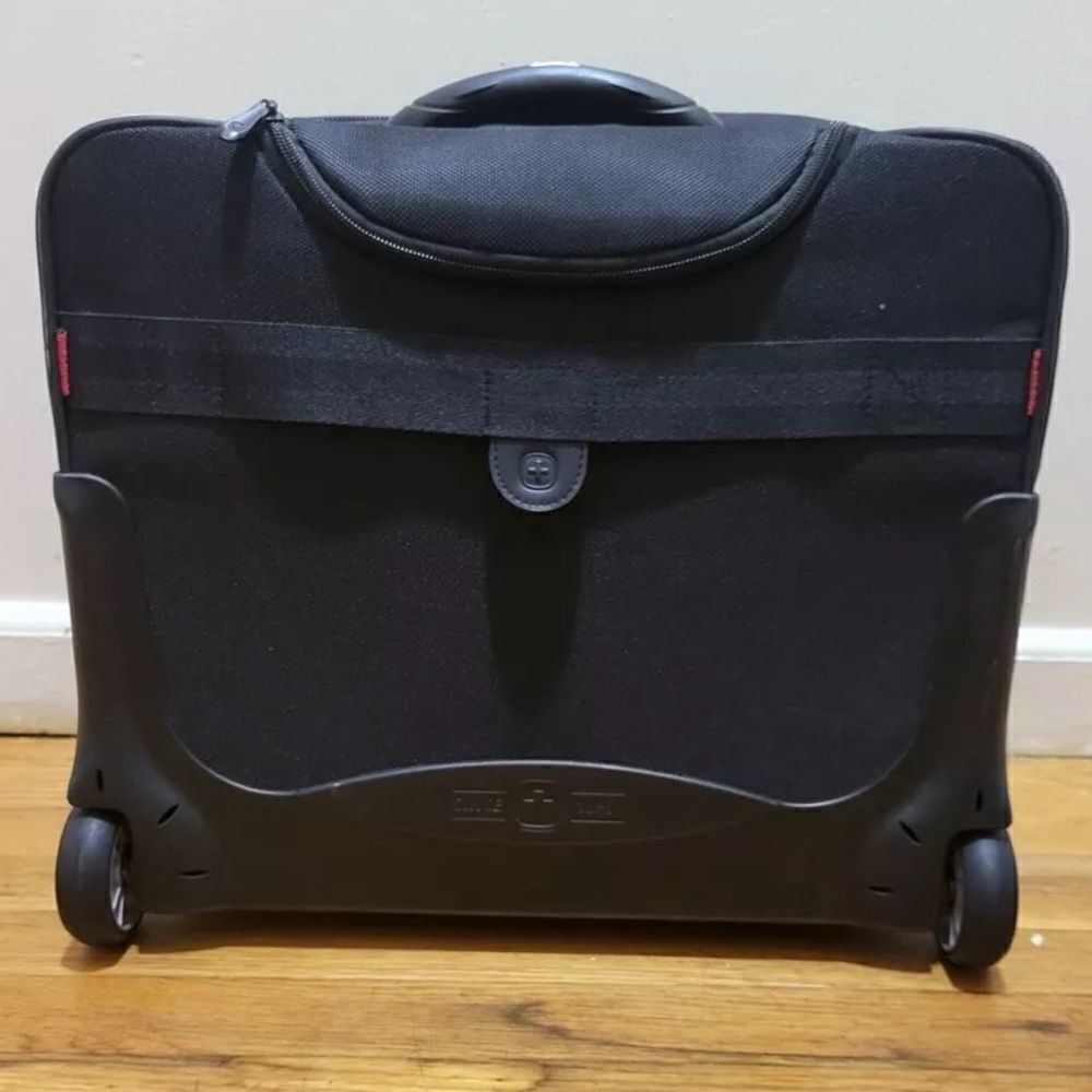 Patriot wheeled travel luggage - Picture 11 of 16